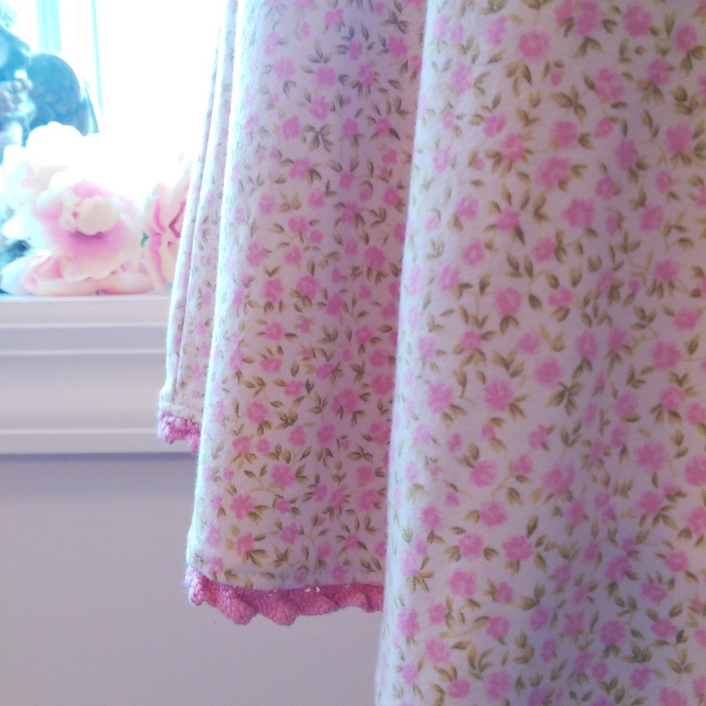 Betsey Johnson Vintage Floral Skirt Size Medium